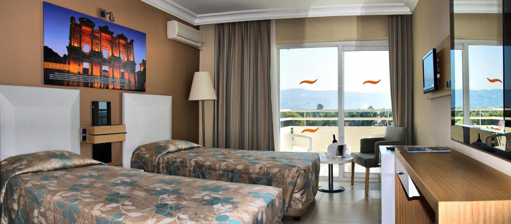 Standard Doppel- oder Zweibettzimmer mit Meerblick