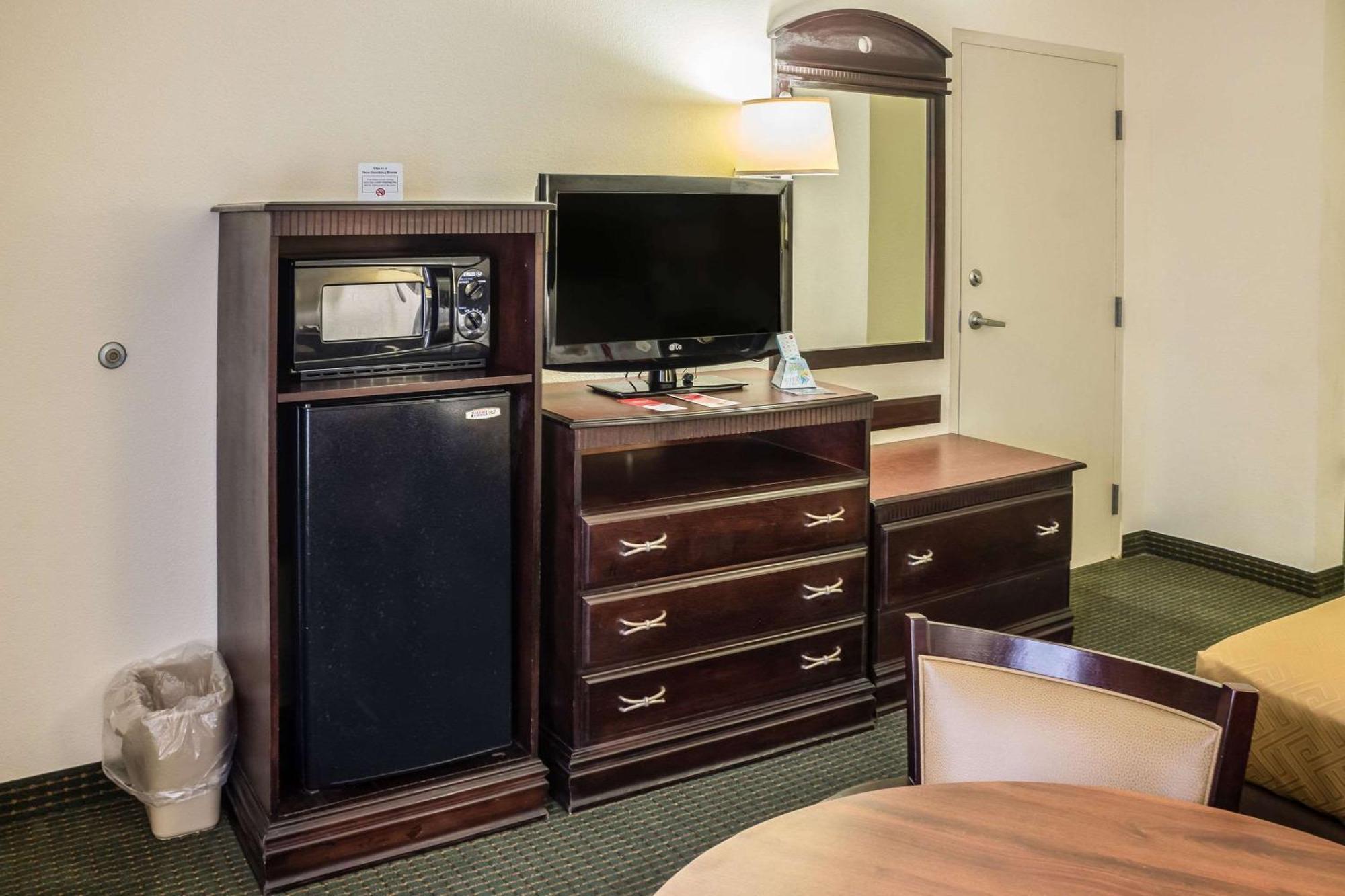 King Room - Non-Smoking