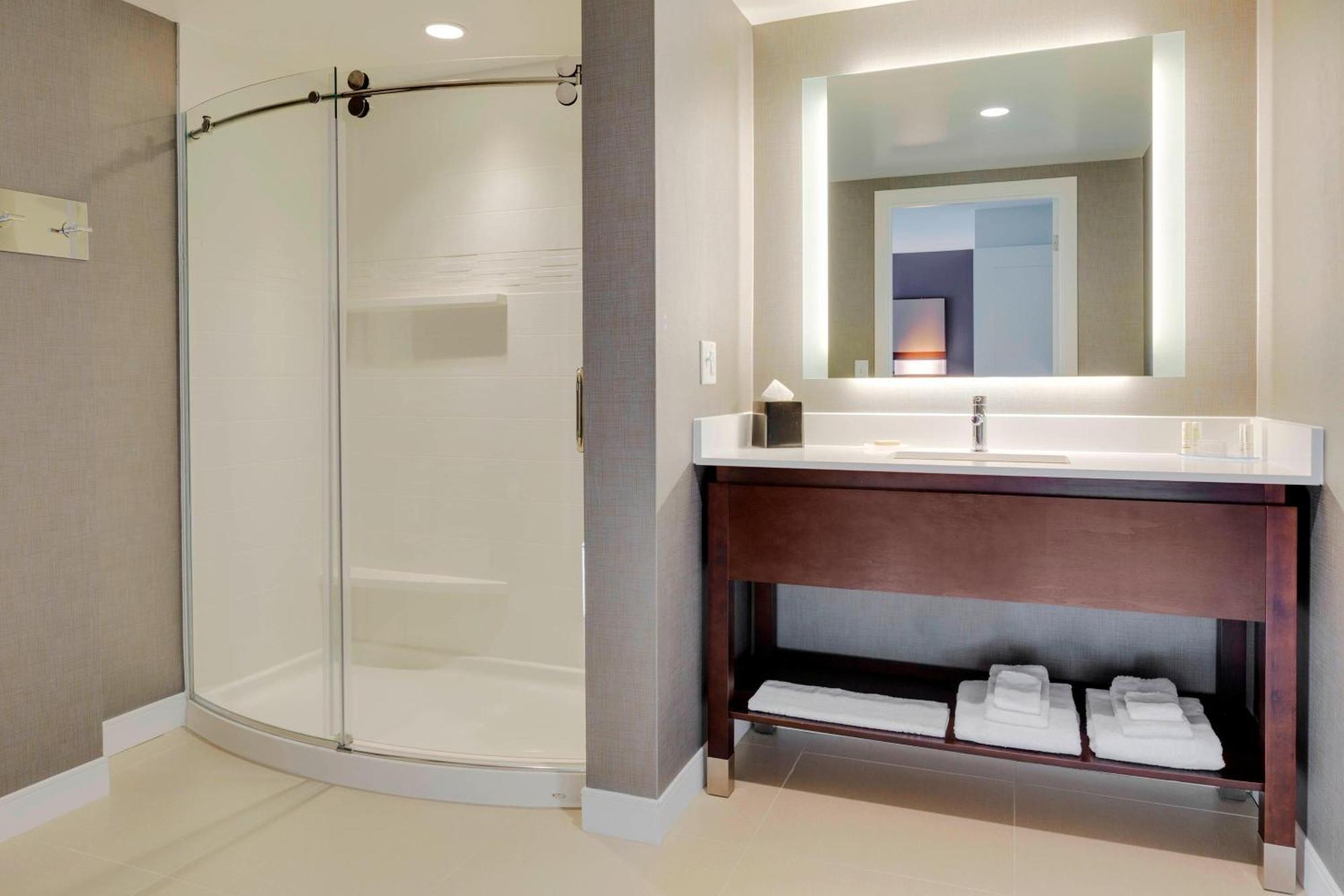 King Studio with Sofa Bed
