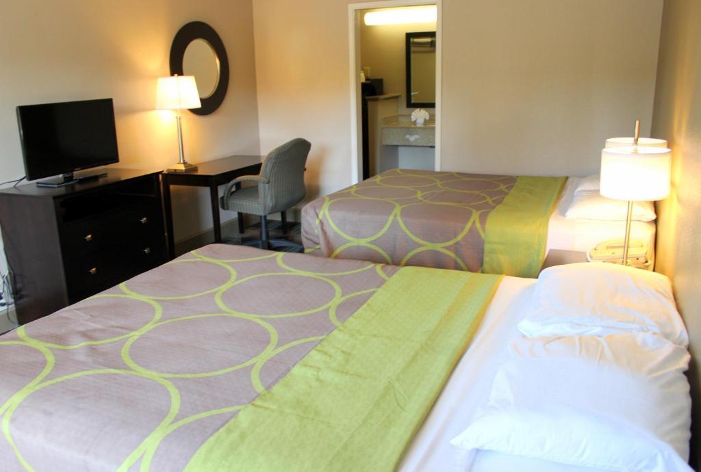 Deluxe Double Room with Two Double Beds - Non-Smoking