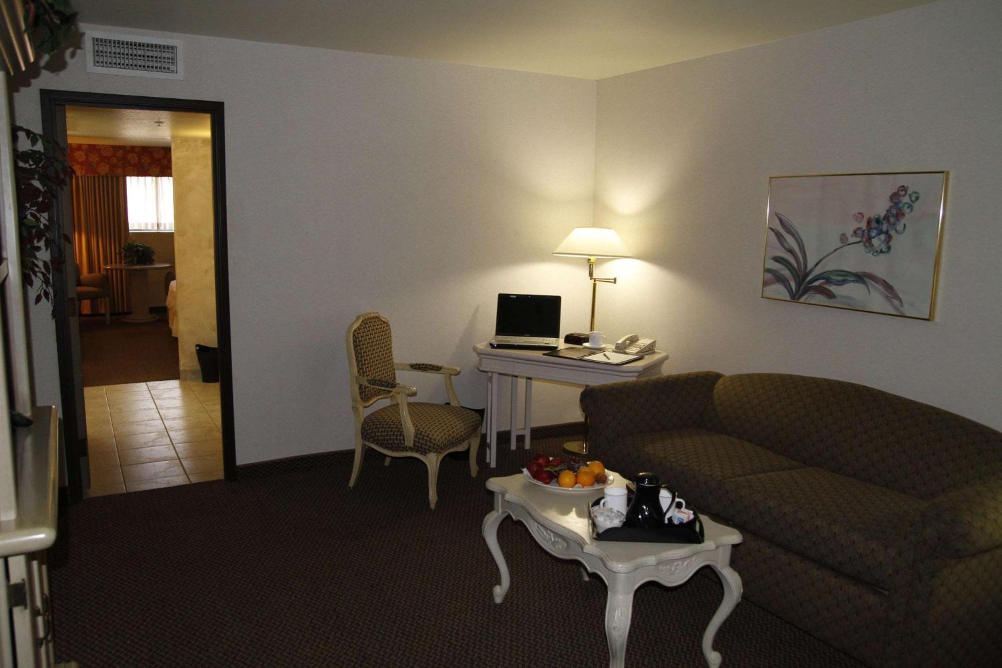Double Room with Two Double Beds - Non-Smoking
