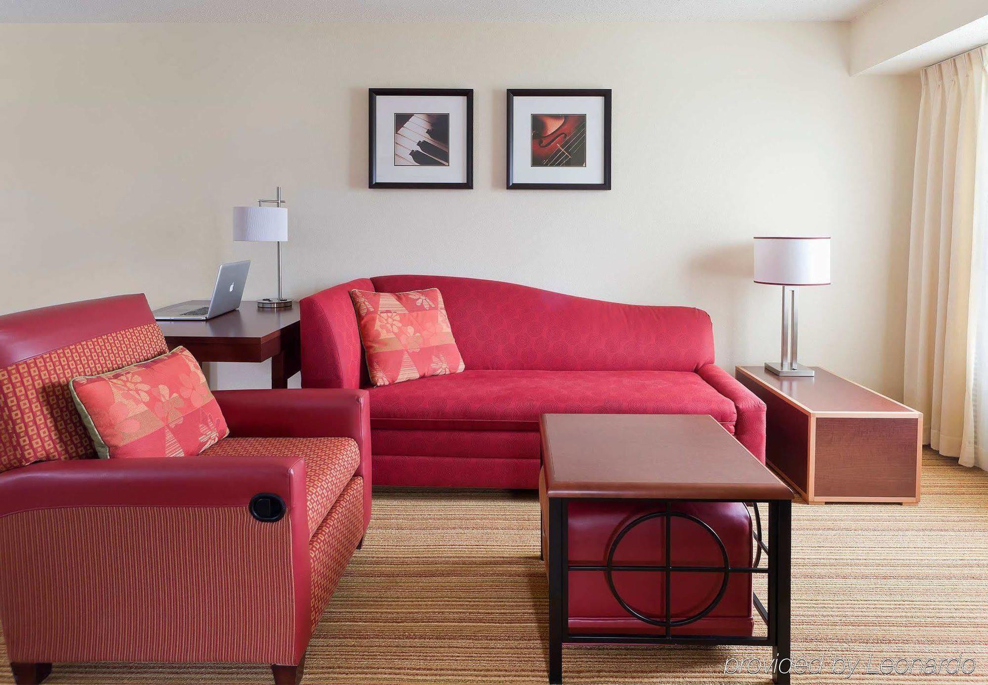 King Studio with Sofa Bed