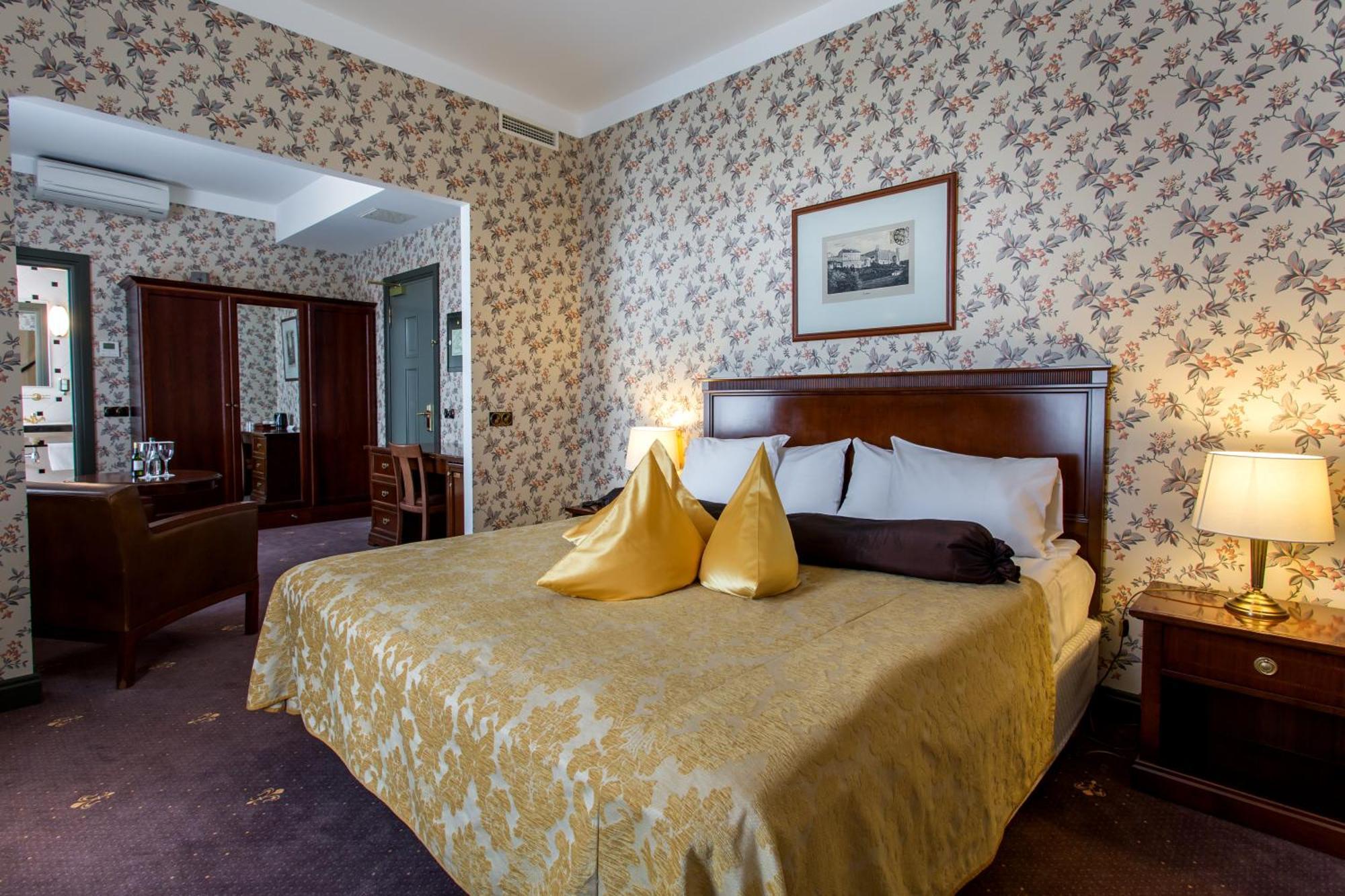 Suite with Sauna - Historical Main Building