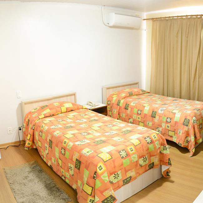 Quarto Duplo