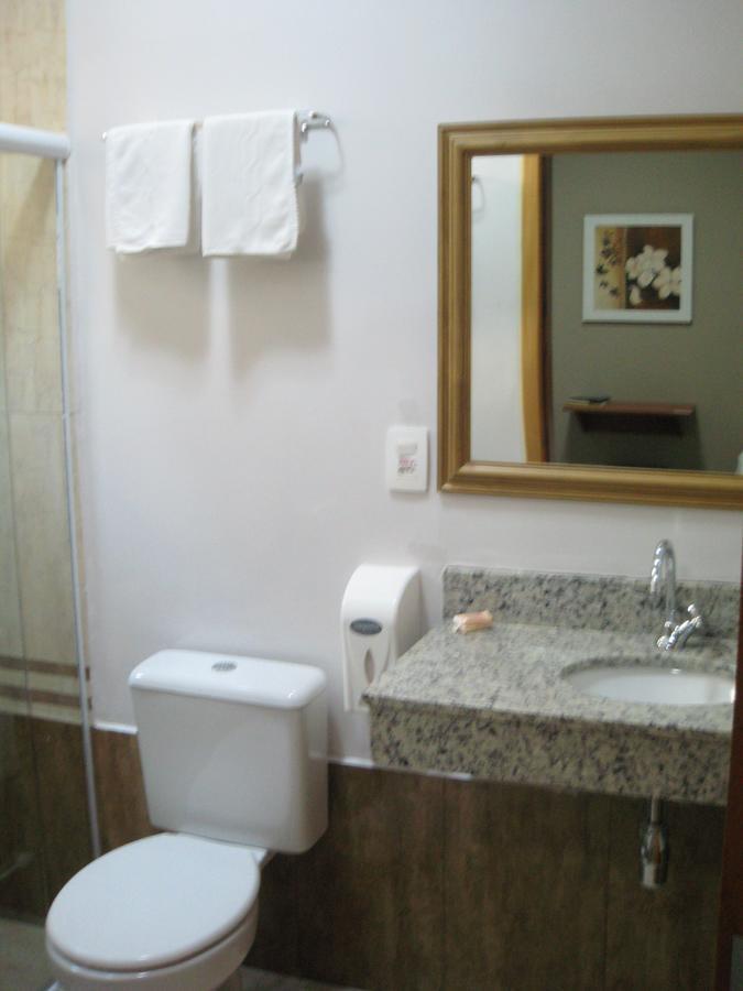 Quarto com 2 Camas de Solteiro