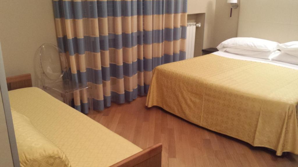 Camera Tripla Comfort