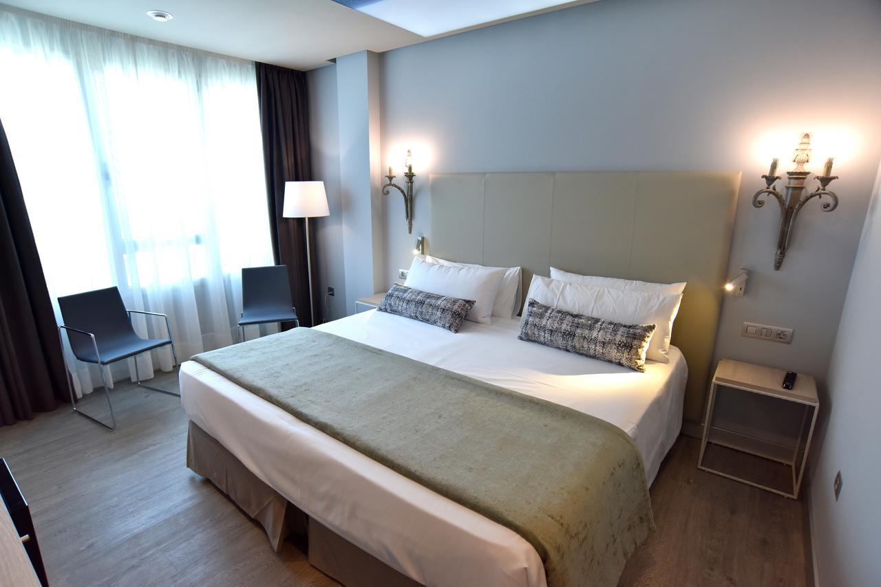 Twin Room,591015150:JPEG