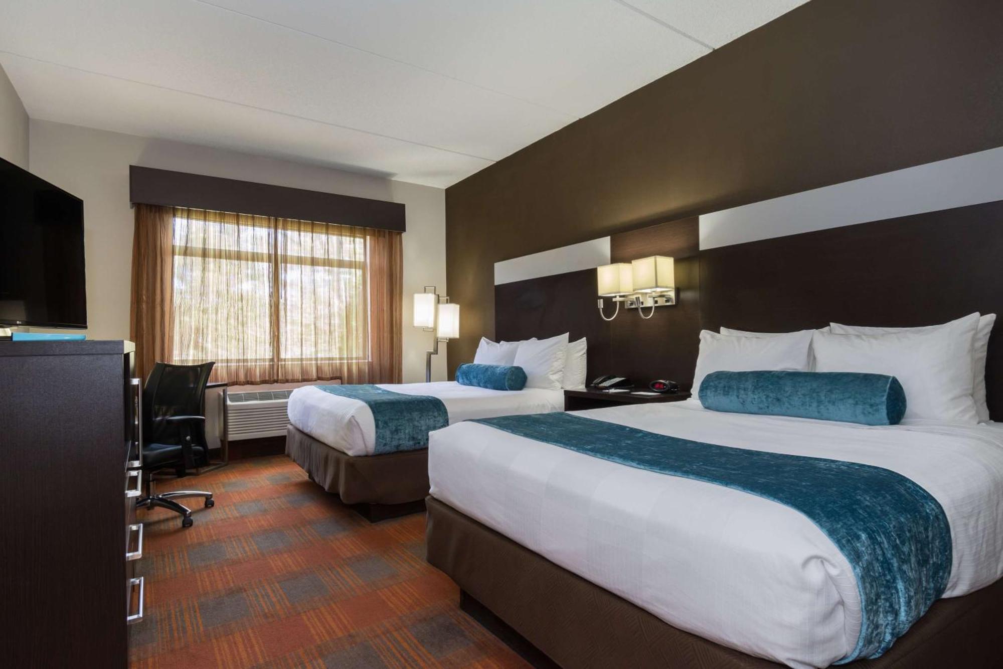 Queen Room with Two Queen Beds - Non-Smoking
