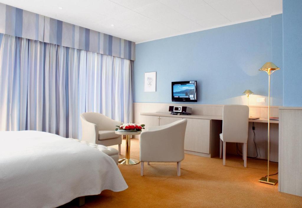 Standard Doppelzimmer mit Balkon und Seeblick
