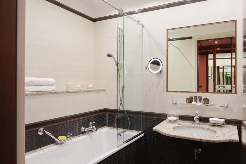 Deluxe Tweepersoonskamer met 1 of 2 Bedden - bij de Bergen