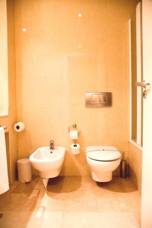 Chambre Triple (2 Adultes & 1 Enfant)