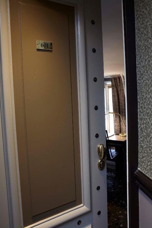 Quarto VIP com 2 Camas de Solteiro