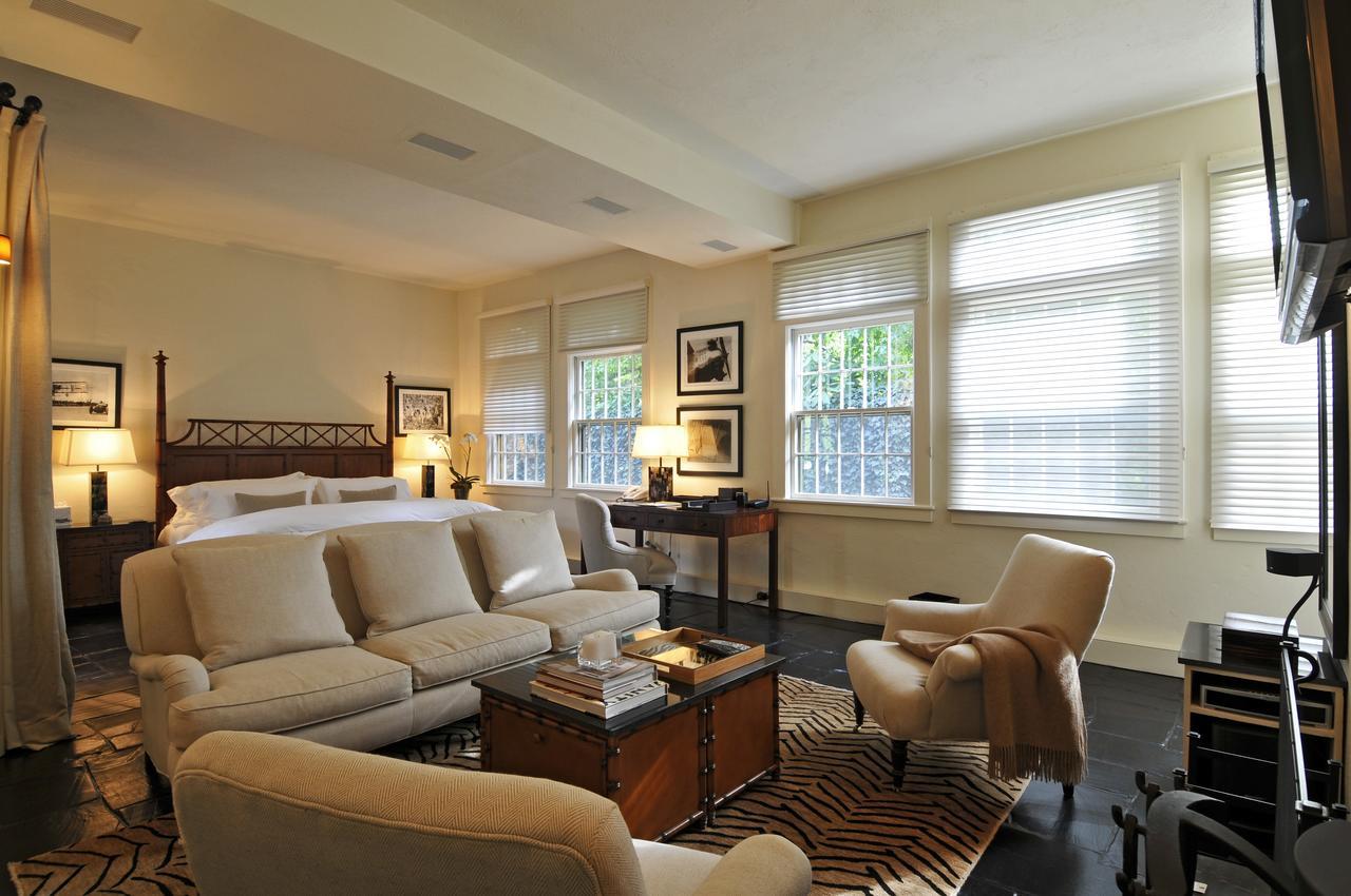 Grand King Room