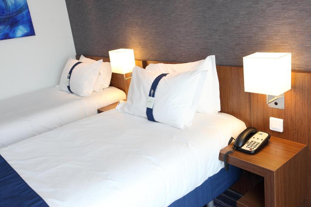 Standard Twin Room - Free Breakfast,1030520935:JPEG