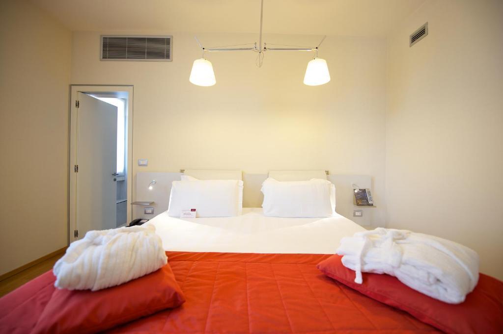Camera Matrimoniale Classic con Letto King-Size