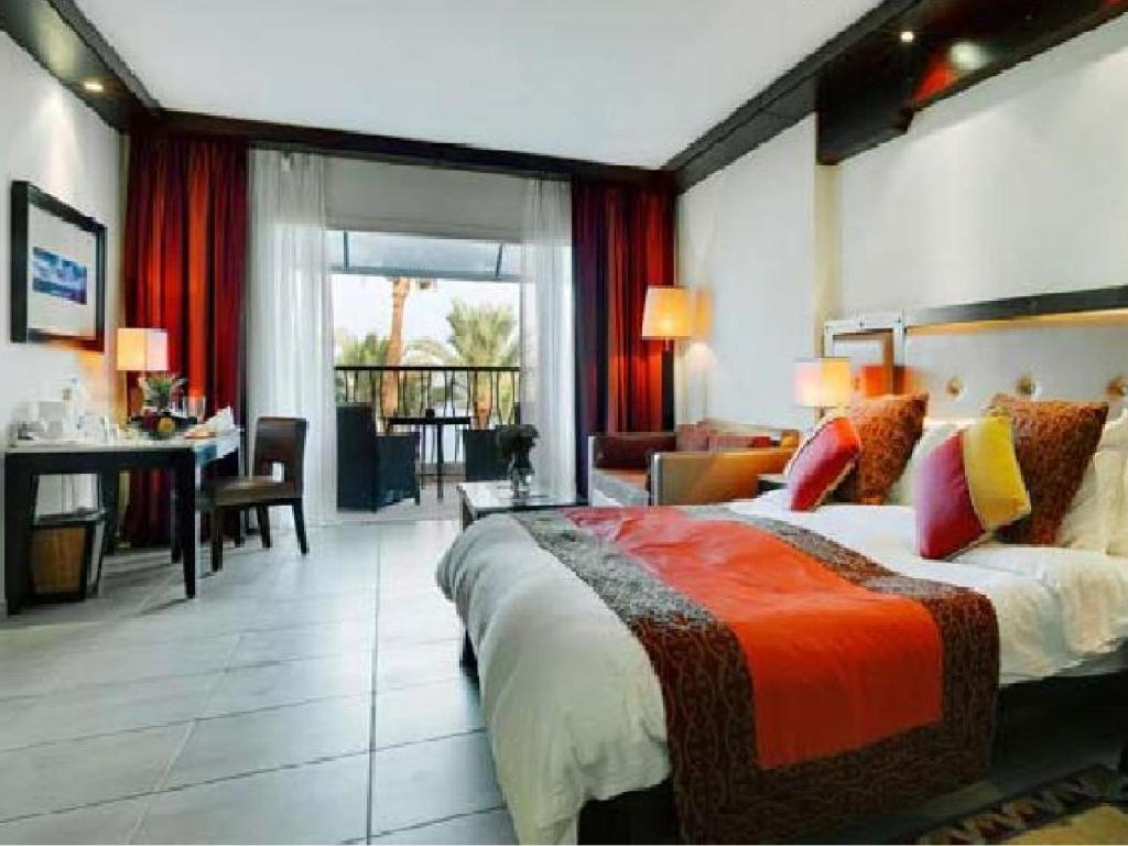 Suite Club Rotana mit Meerblick
