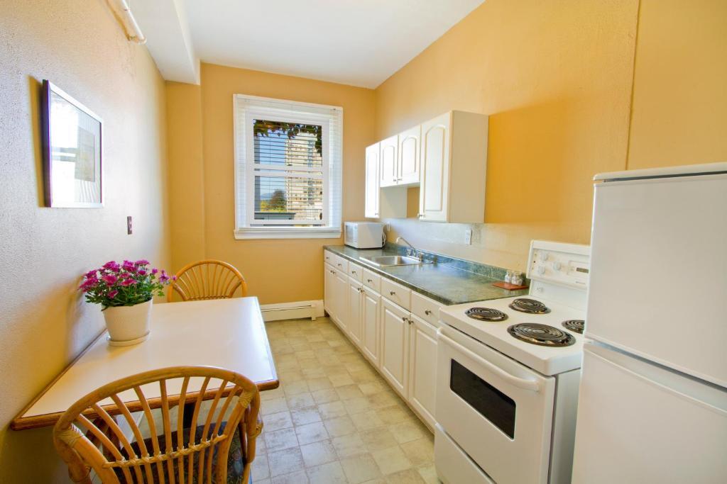 Suite met 1 Slaapkamer en Keuken