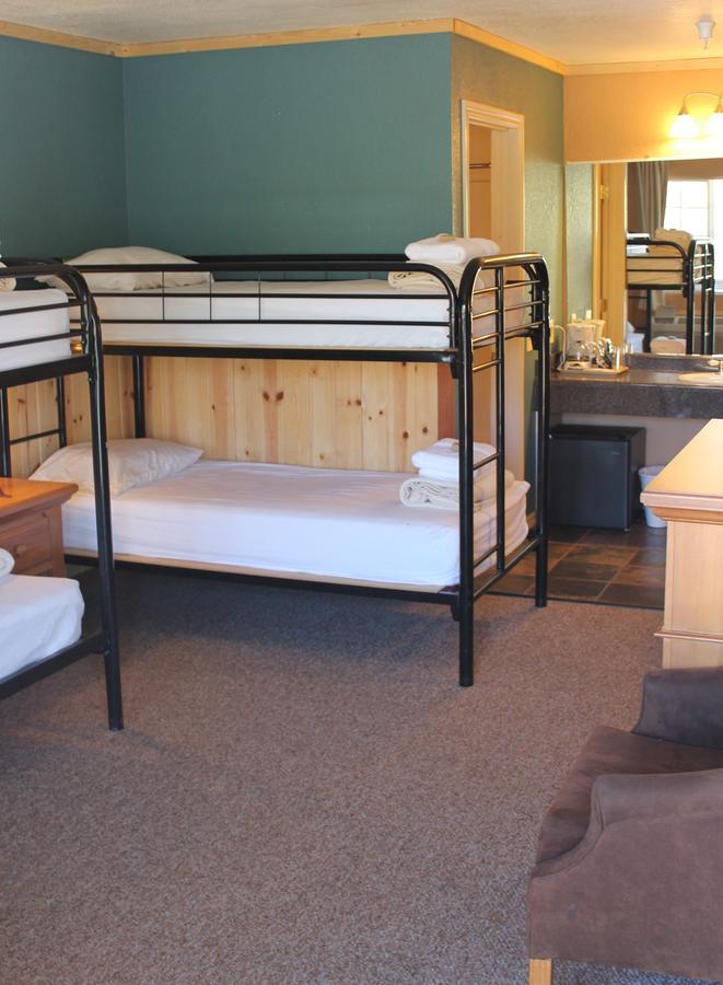 4-Bed Private Dormitory Room with Private Bathroom
