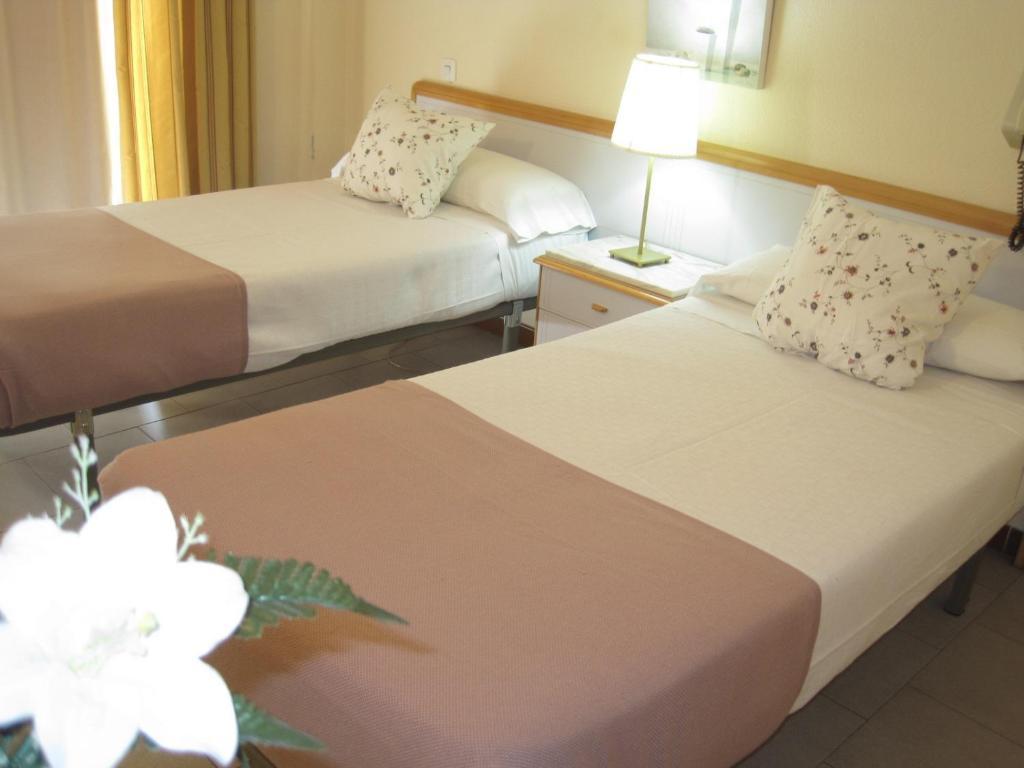 Habitación Triple con aparcamiento