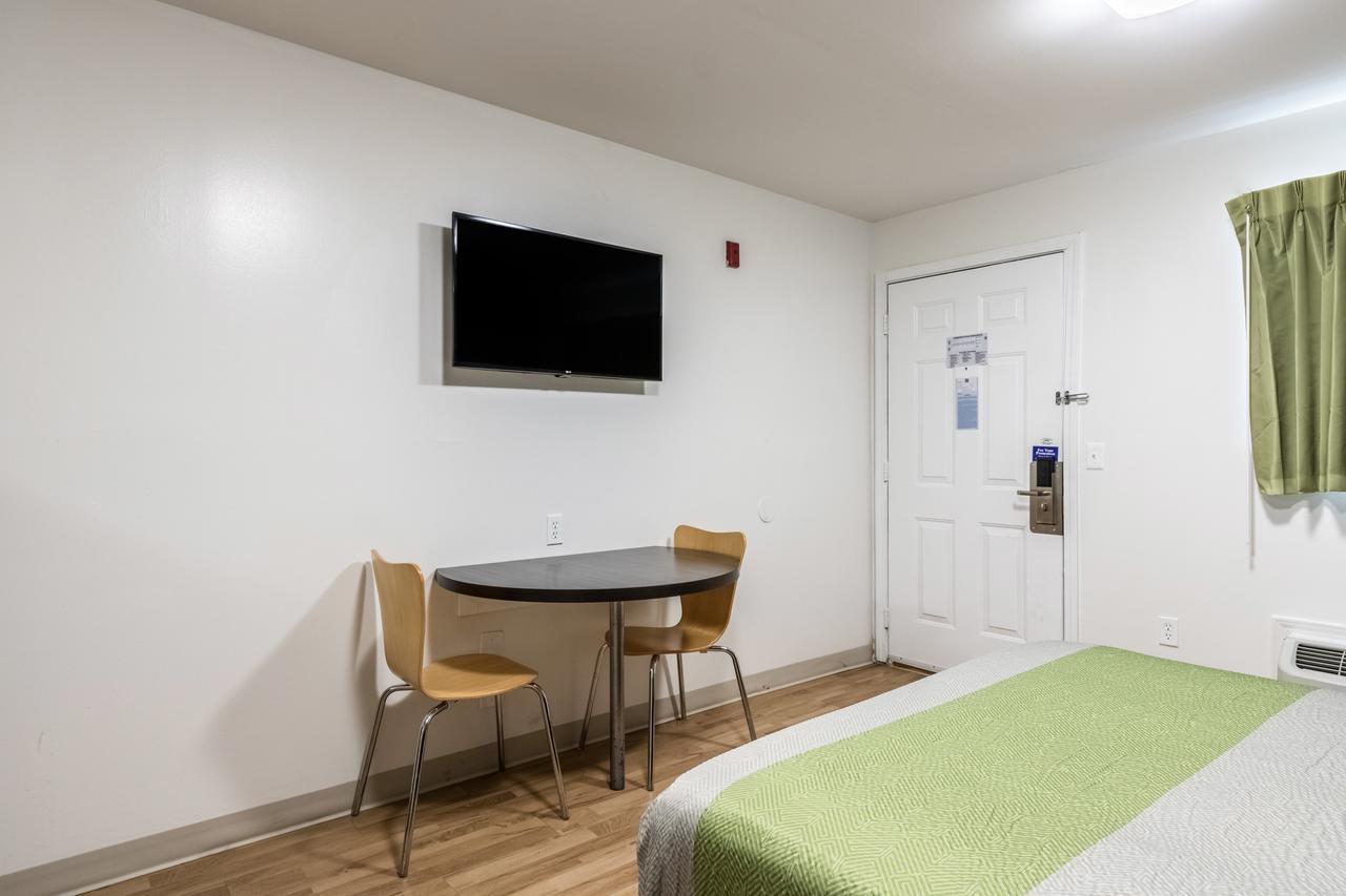 Deluxe Zimmer mit Queensize-Bett - Nichtraucher