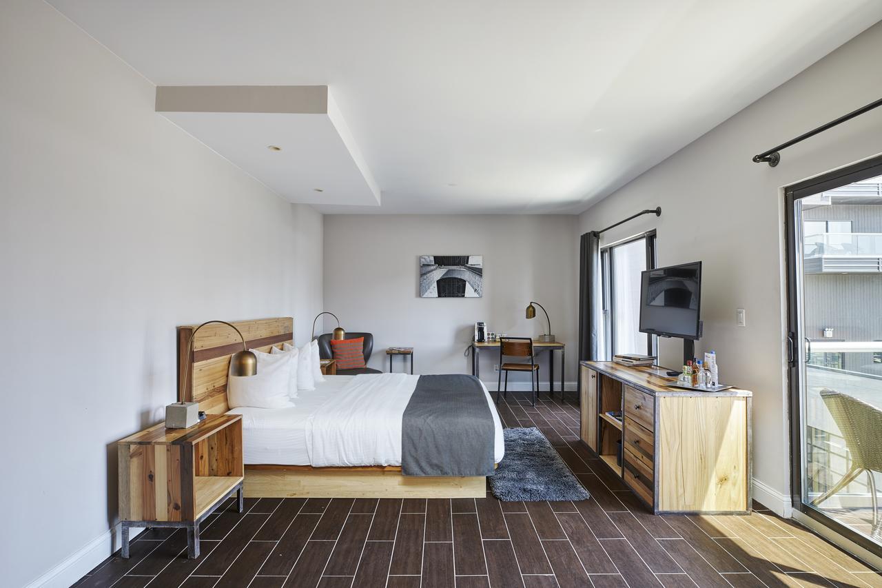 Superior Zimmer mit Kingsize-Bett und Balkon