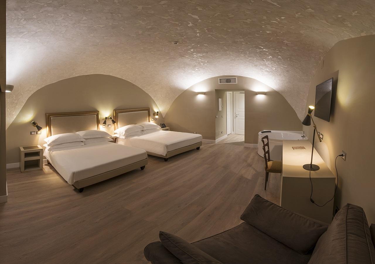 Suite with Double Queen Bed
