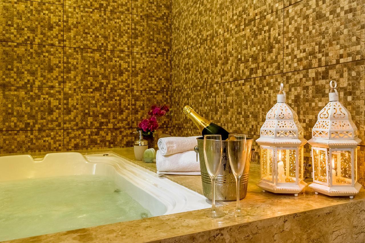 Suíte Deluxe com Banheira de Hidromassagem