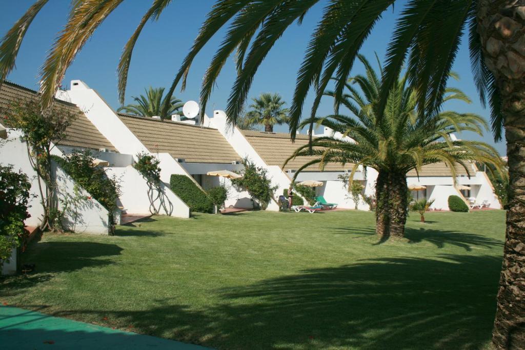 Villa Standard com 2 Quartos e Vista Piscina (2 Pessoas)