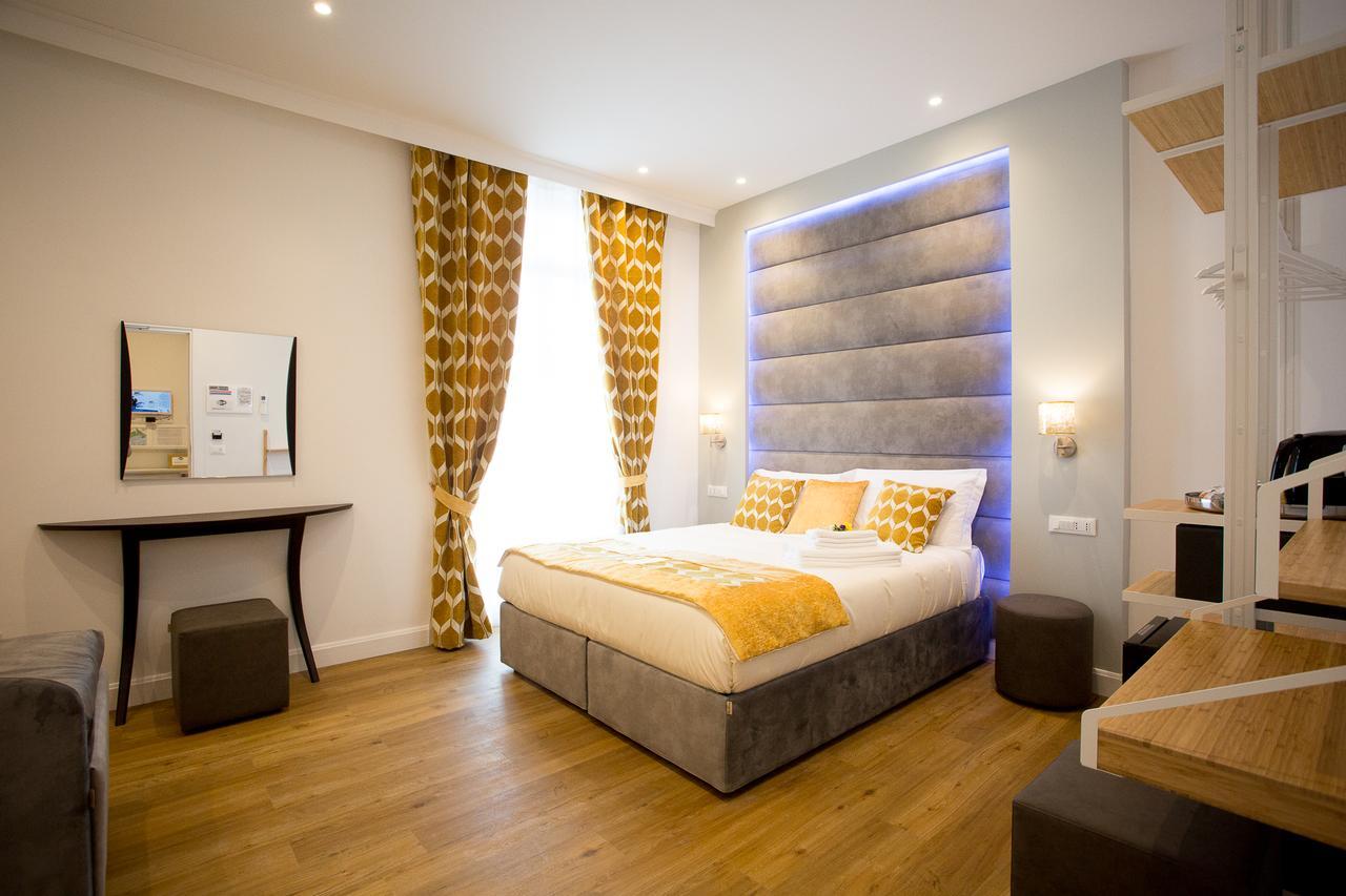 Superior Zimmer mit Queensize-Bett - Via Napoli 45
