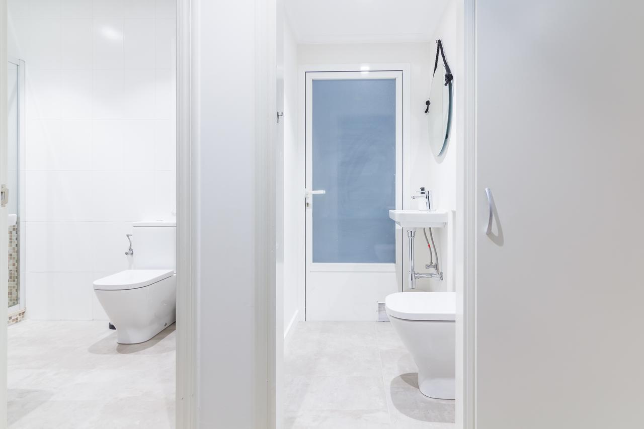 Deluxe Room with Private Bathroom