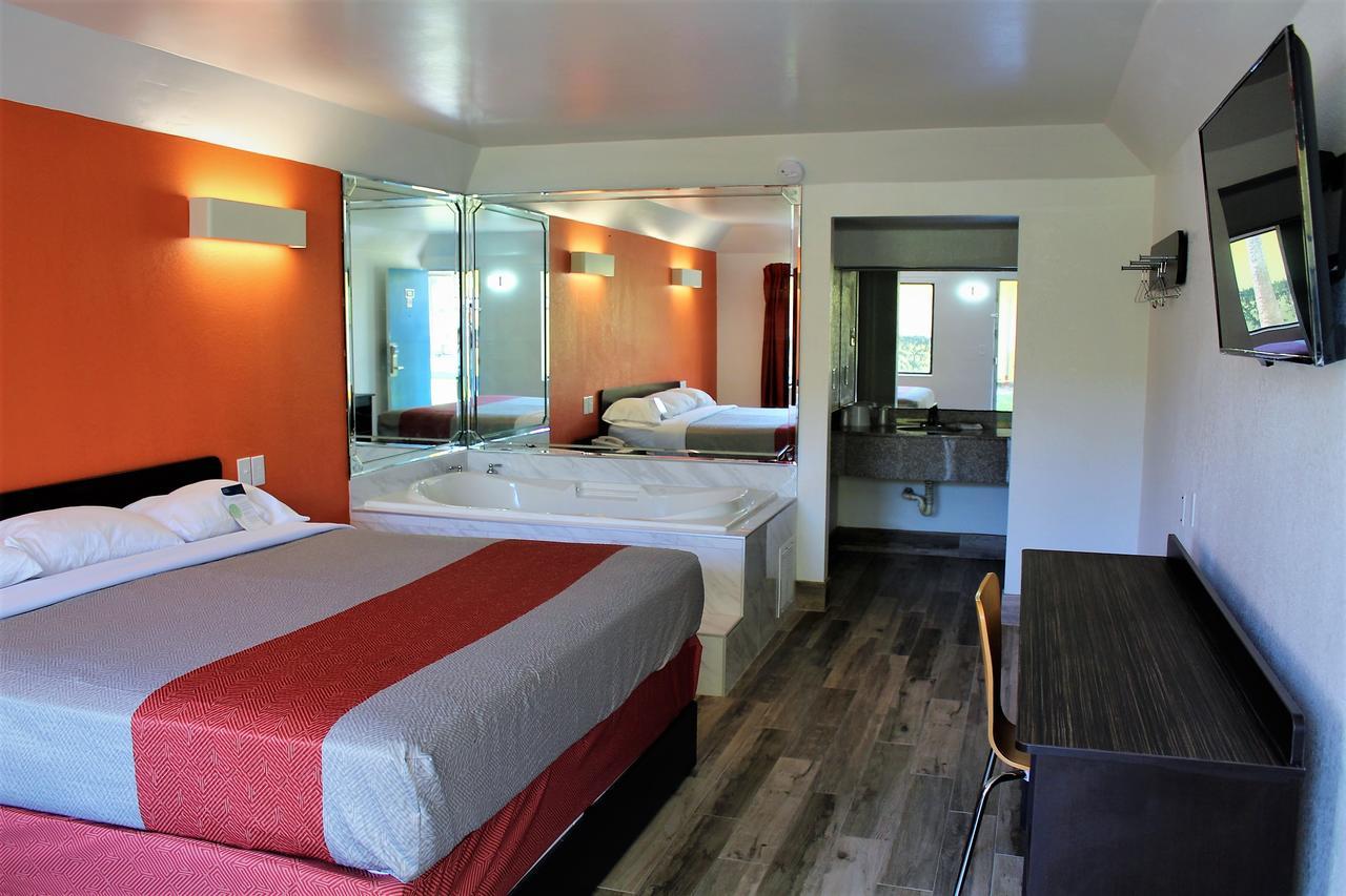 Suite with Spa Bath