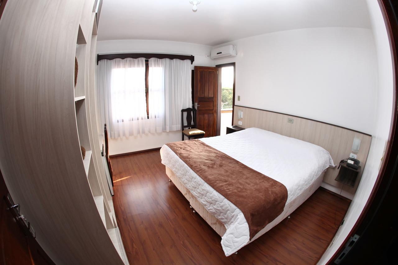 Quarto Duplo
