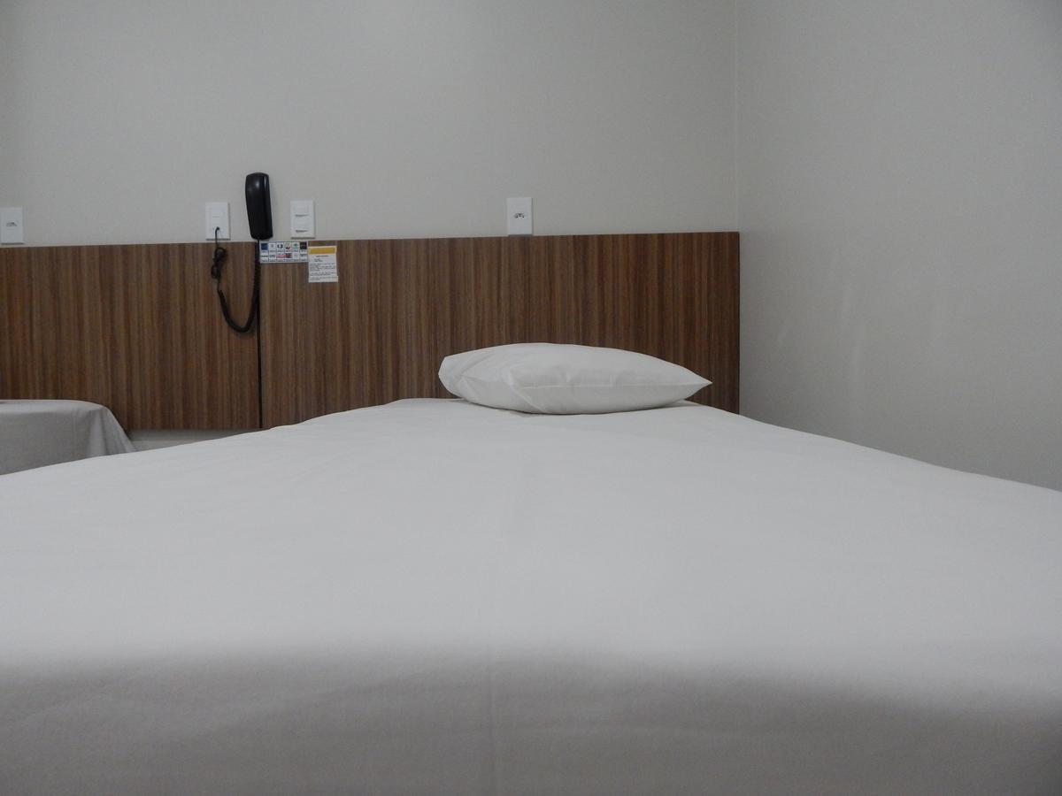 DUPLO SOLTEIRO - LUXO COM FRIGOBAR,636013527:JPEG