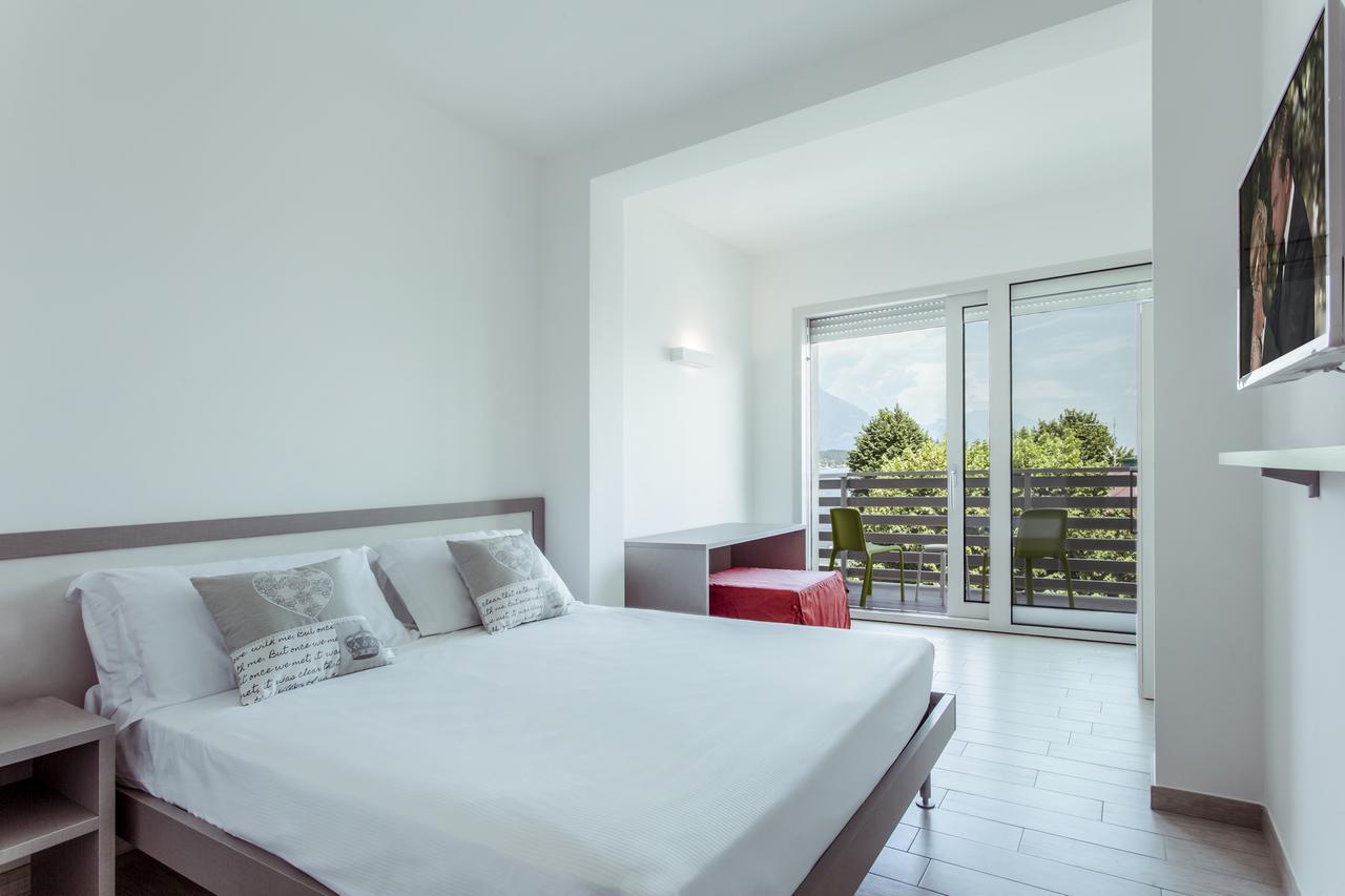Double Room with Balcony and Lake view