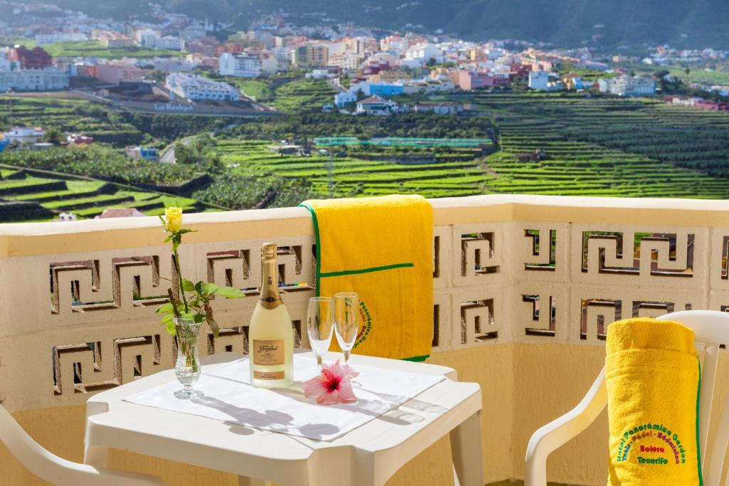 Estudio con vistas a la montaña (2 adultos)