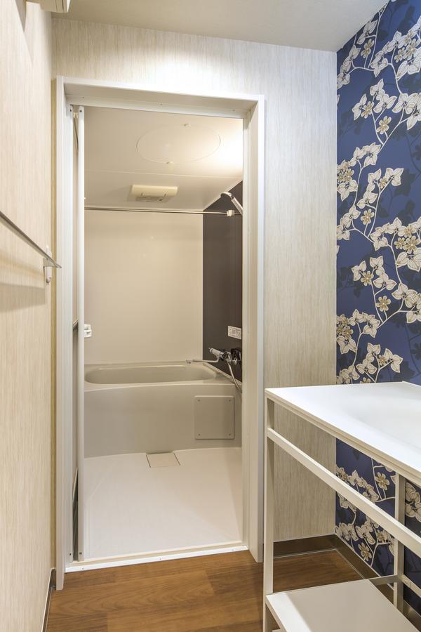 Habitación Triple con balcón (3 adultos)
