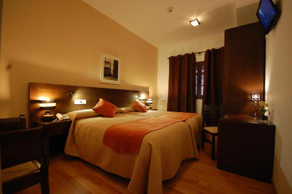 Twin Room,63904318:JPEG