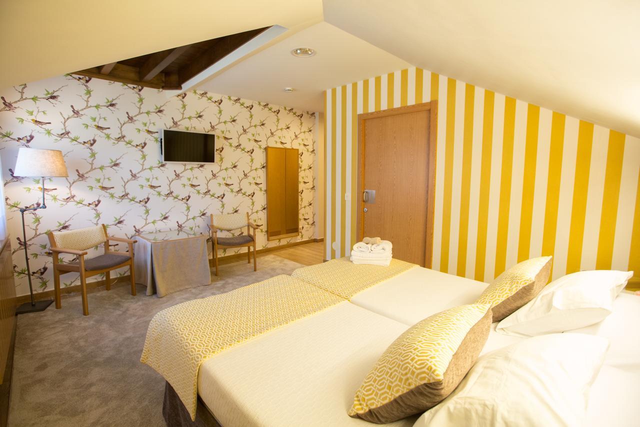 Standard Twin Room,639608322:JPEG