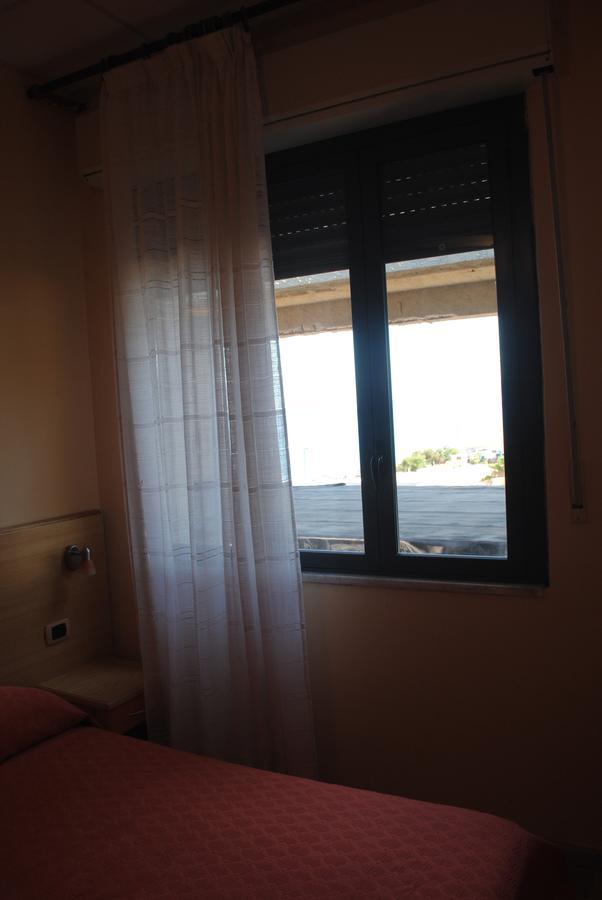 Camera Standard Doppia con Letti Singoli e con Vista Mare