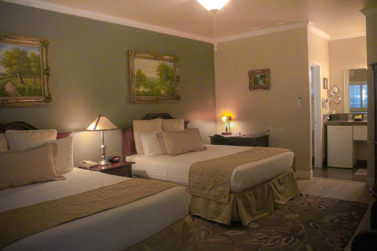 Standard Queen Room
