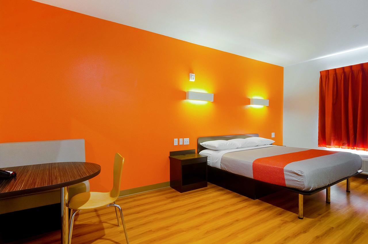 King Room - Disability Access - Non-Smoking