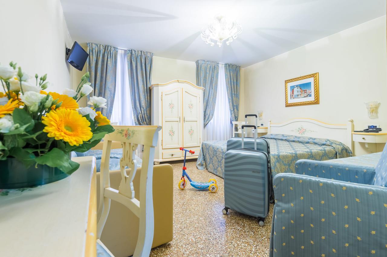 Quarto Triplo Superior com Vista para o Canal