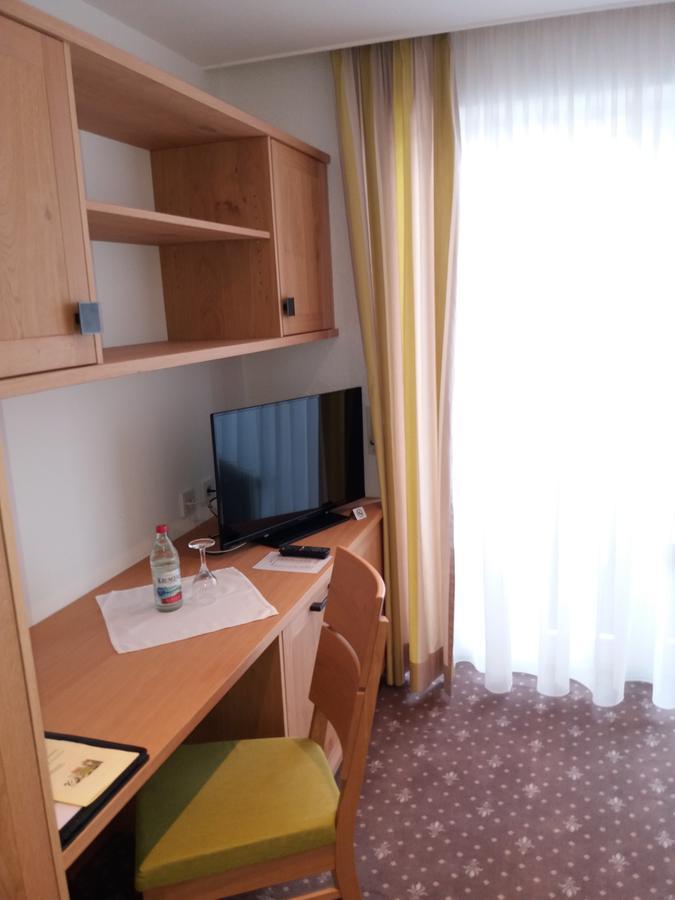 Superior Single Room,640983993:JPEG