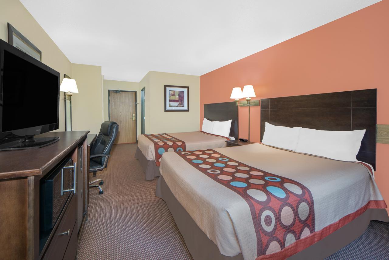 Queen Room with Two Queen Beds - Non-Smoking