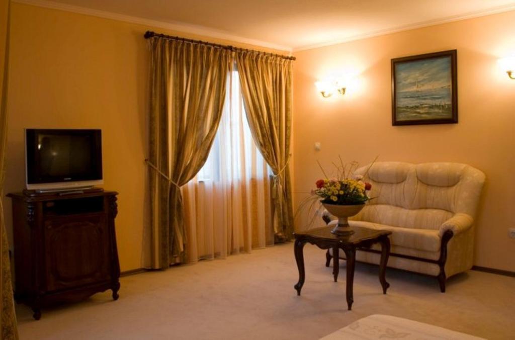 Suite mit Balkon und Blick auf die Altstadt - kostenloser Zugang zur Entspannungszone