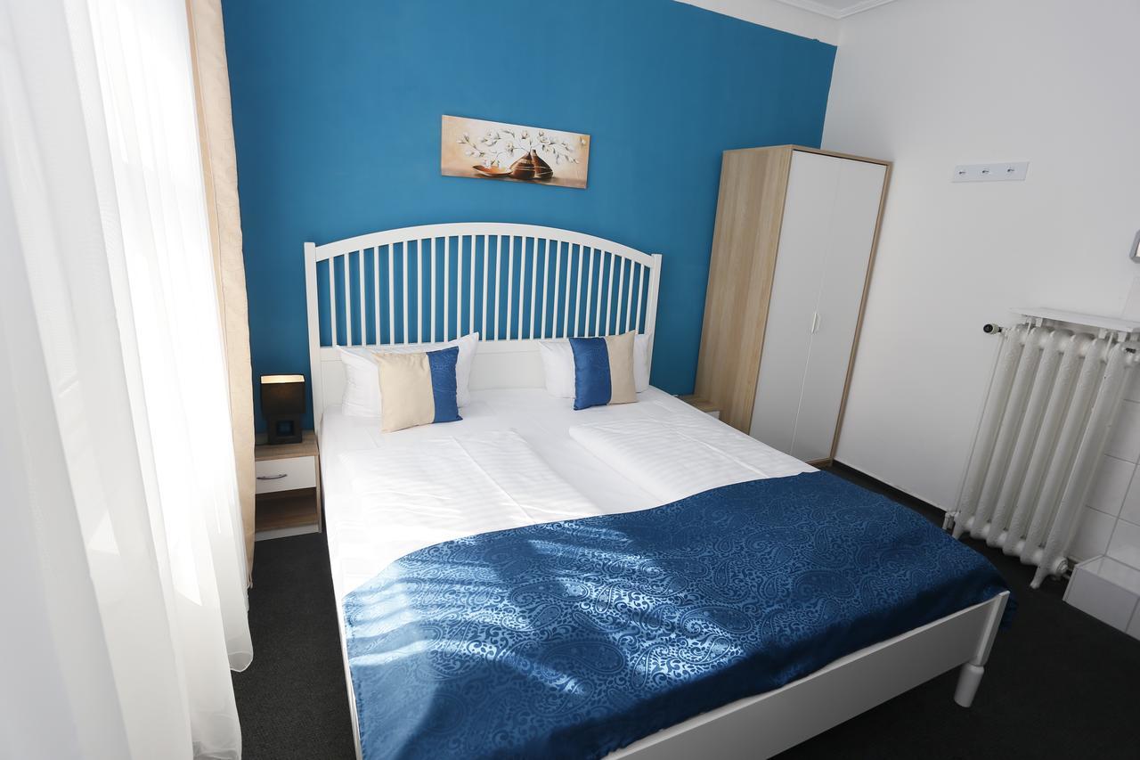 Tweepersoonskamer met een Eigen Externe Badkamer