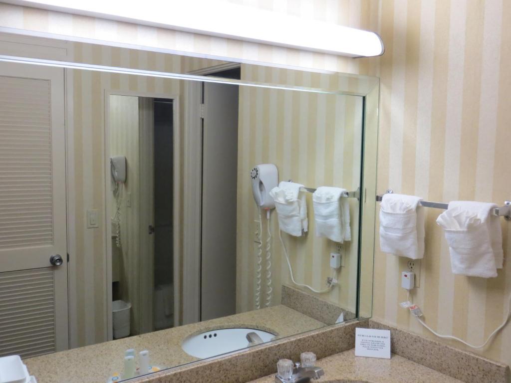 Suite mit 1 Kingsize-Bett und 1 Queensize-Bett - Nichtraucher