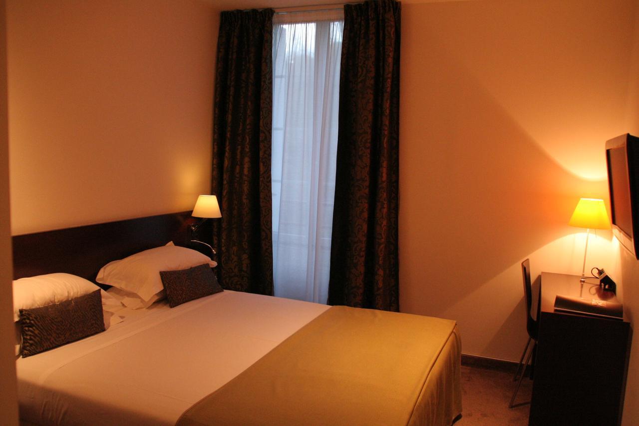 Chambre Lit Queen-Size - Vue sur Jardin
