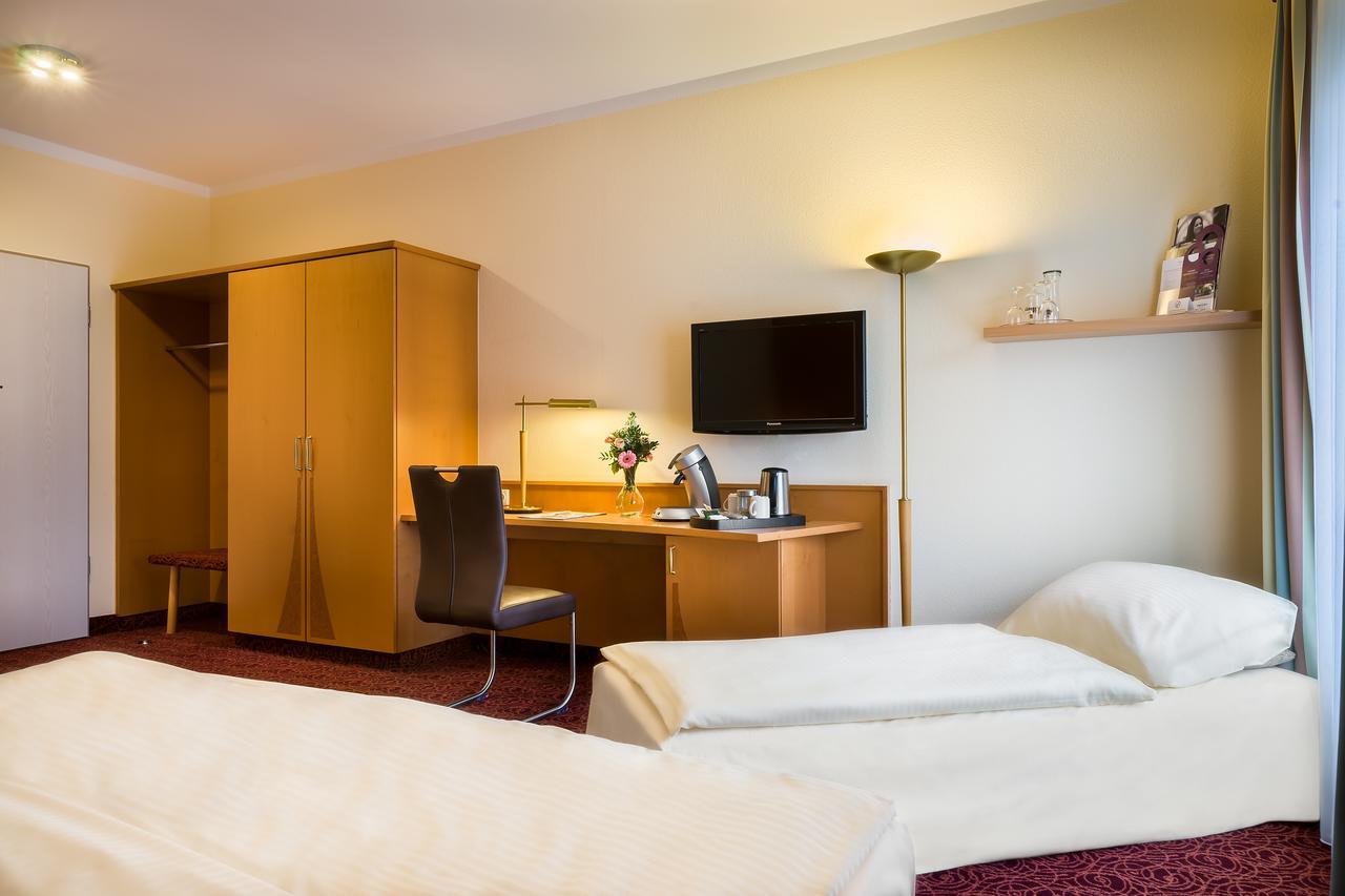 Familienzimmer mit Doppelbett