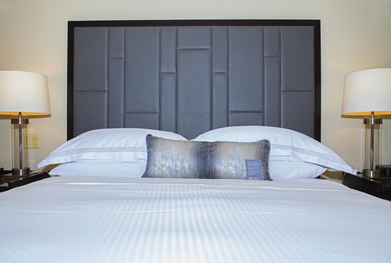 One Bedroom Bay View Residence with One King Bed and Sofa bed